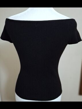 Black Off-Shoulder S/S Ribbed Sweater